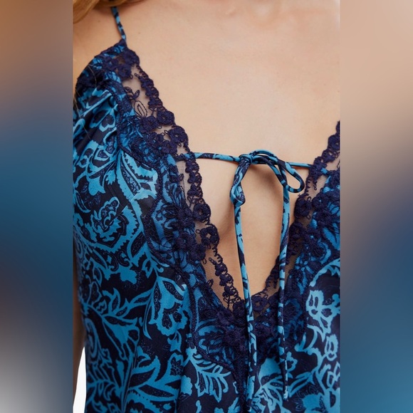 Someone like you midi slip NWOT navy combo - Picture 3 of 3